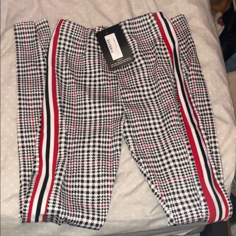 Pretty Little Thing Leggings size 4 US